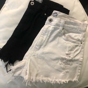 Set of Black and white jean shorts - Fits like S